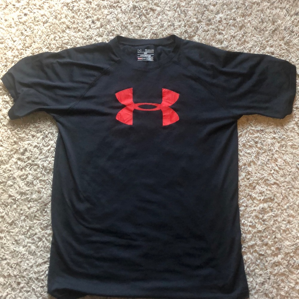 Black Under Armour T-shirt